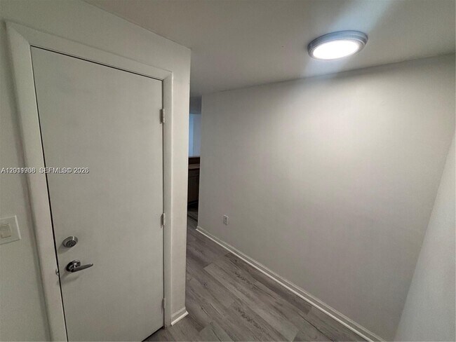185 SE 14th Ter, Unit 603 in Miami, FL - Foto de edificio - Building Photo
