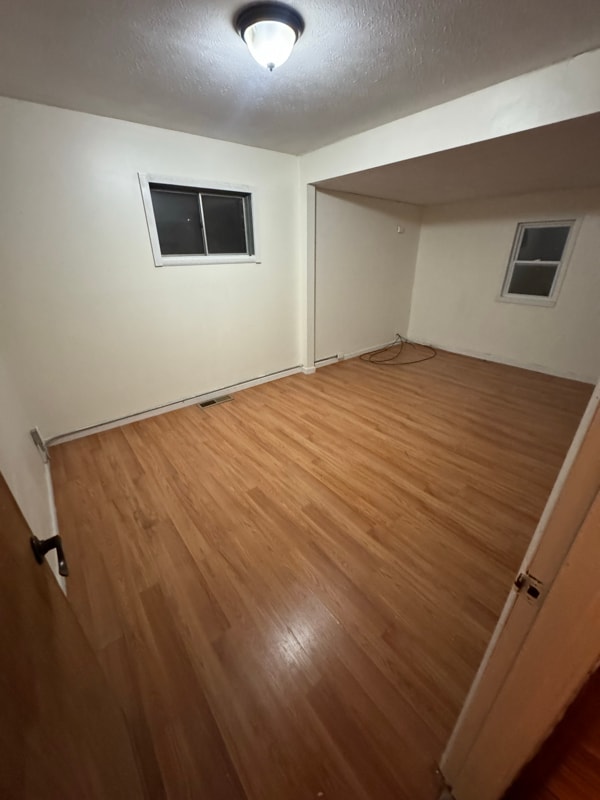 4737 E 174th St in Cleveland, OH - Foto de edificio - Building Photo