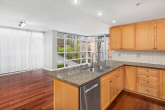 1420 Terry Ave, Unit 408 in Seattle, WA - Building Photo - Building Photo