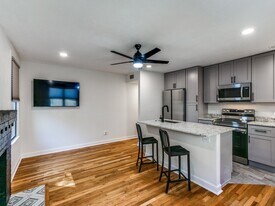 2825 W Cantey St in Fort Worth, TX - Building Photo