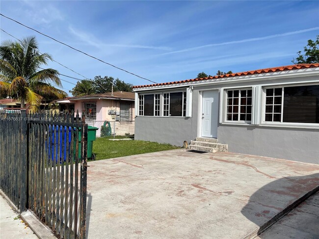 135 NW 34th Ave in Miami, FL - Building Photo - Building Photo