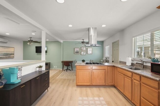 1337 N Pershing Ave, Unit B