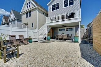 229 1st Ave in Manasquan, NJ - Building Photo - Building Photo