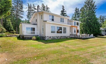 2461 Turn Point Rd in Friday Harbor, WA - Building Photo - Building Photo