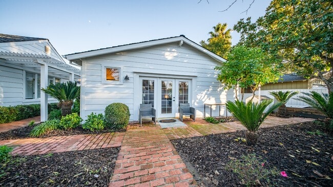 property at 1819 Cedar St