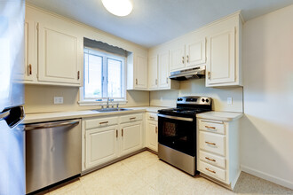 54 Oak St in Middletown, CT - Building Photo - Building Photo