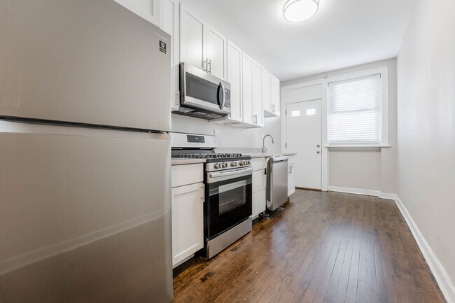 5306 N Ashland Ave, Unit 3 in Chicago, IL - Building Photo - Building Photo