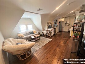 19 Bellevue St, Unit 3 in Waltham, MA - Building Photo