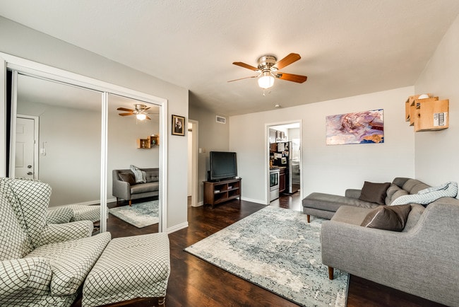 Magnolia Place in Dallas, TX - Building Photo - Building Photo