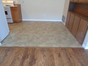 1518 Upland Dr in Yuba City, CA - Building Photo - Building Photo