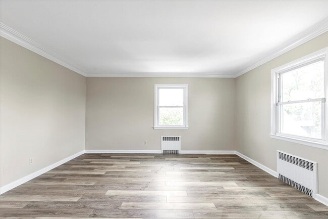 260 Roslyn Rd in Mineola, NY - Building Photo - Building Photo