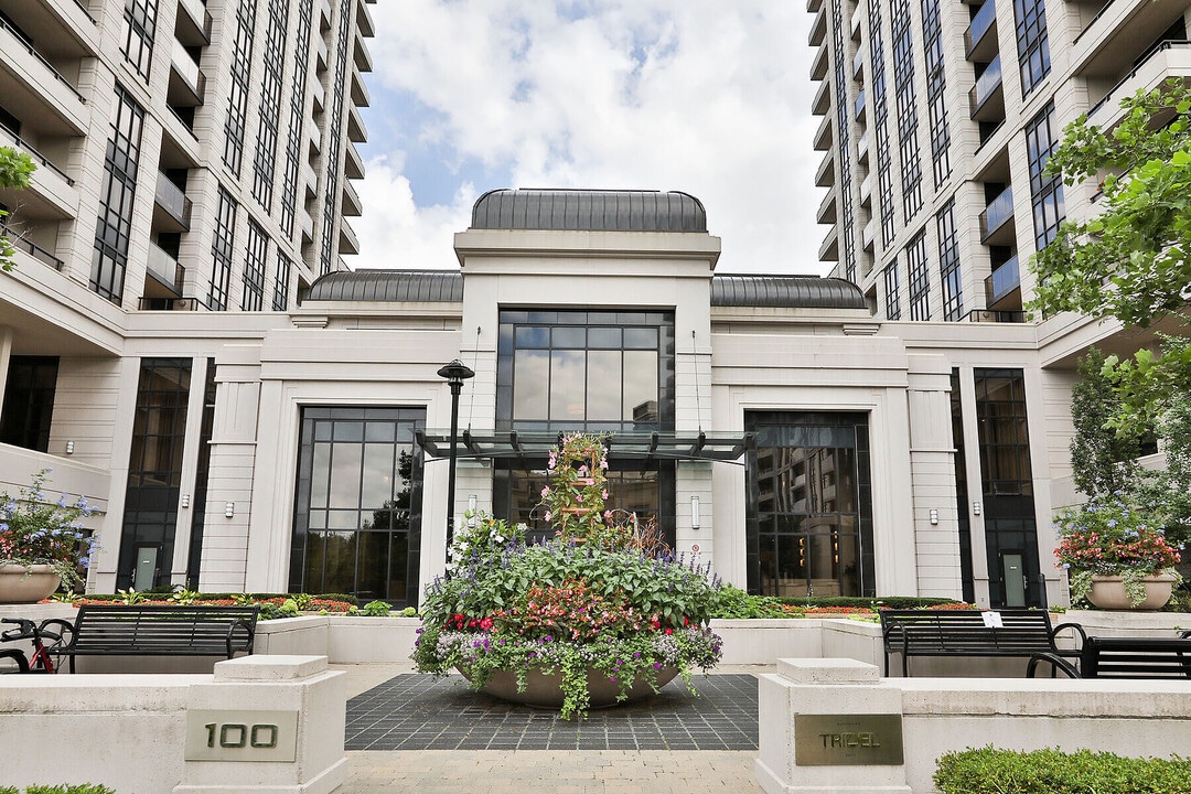 100 Harrison Garden Blvd in Toronto, ON - Building Photo