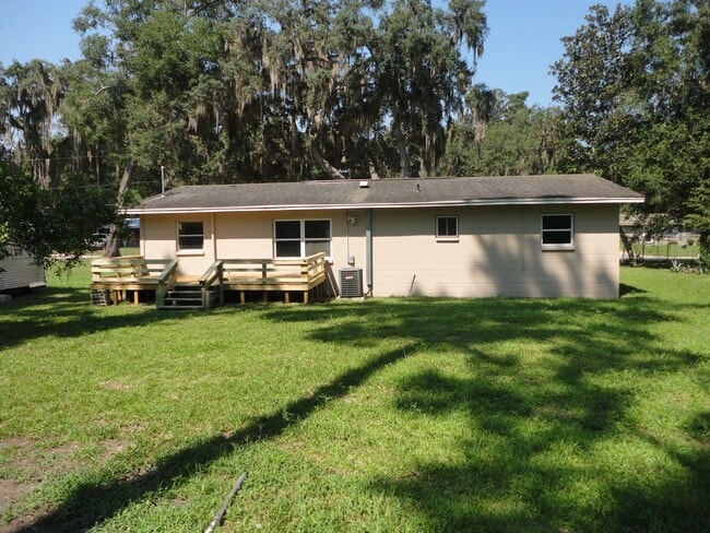 2221 SE 44 Terrace in Gainesville, FL - Building Photo - Building Photo