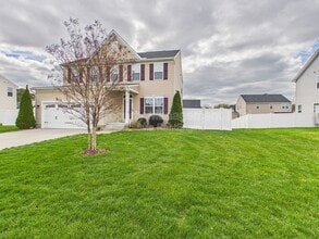 555 Oliver Wy in Newport News, VA - Building Photo - Building Photo