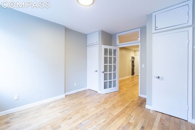 189 W 10th St, Unit 2B in New York, NY - Building Photo - Building Photo