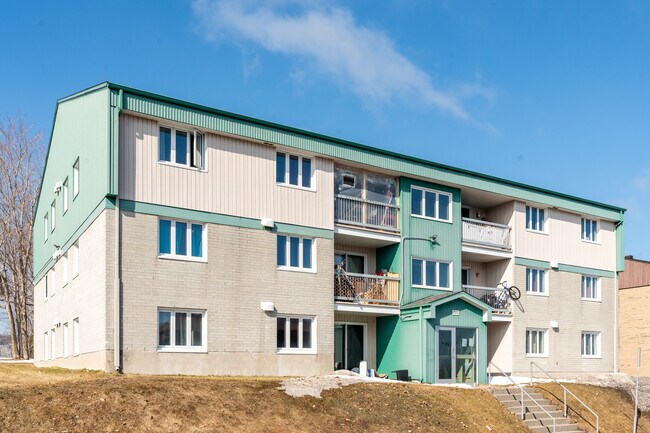 737 Hypolite-Bernier St