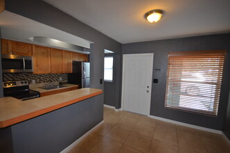 608 SE 46th Ln in Cape Coral, FL - Building Photo - Interior Photo