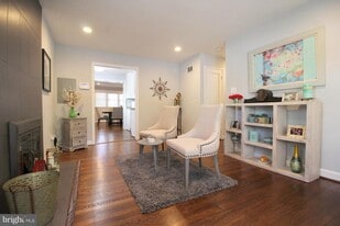 3287 Annandale Rd in Falls Church, VA - Building Photo