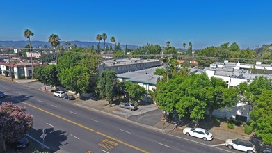 Chateau 6461 Kester Apartments, LLC in Van Nuys, CA - Building Photo - Building Photo