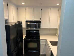 2234 River Run Dr, Unit 214 in San Diego, CA - Building Photo - Building Photo