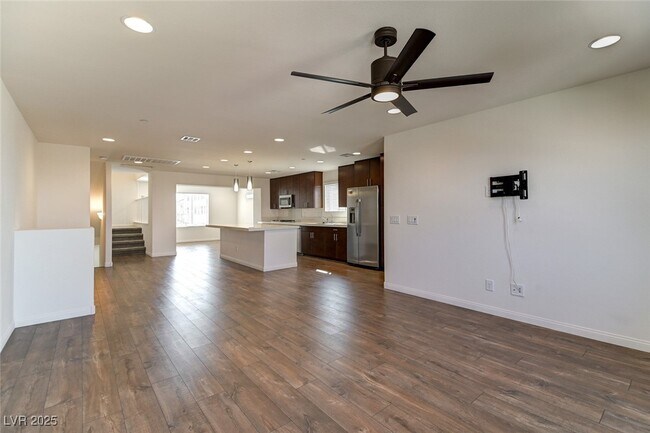 1349 Jewelstone Cir in Henderson, NV - Building Photo - Building Photo