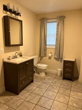 16 Ferncliff Ave in North Providence, RI - Foto de edificio - Building Photo