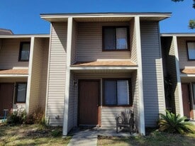 4466 E Business Highway 98 in Panama City, FL - Building Photo