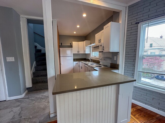 40 Oak Square Ave in Boston, MA - Building Photo - Building Photo