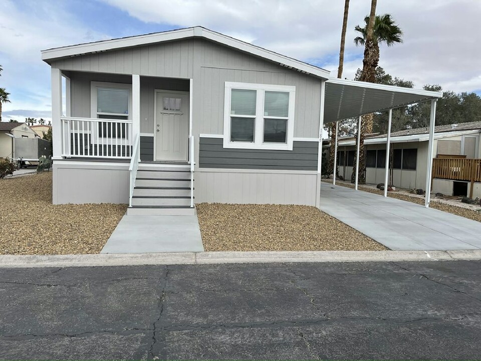 5303 E Twain Ave in Las Vegas, NV - Building Photo