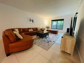 1665 Cabot Ln-Unit -A3 in Wellington, FL - Building Photo - Building Photo