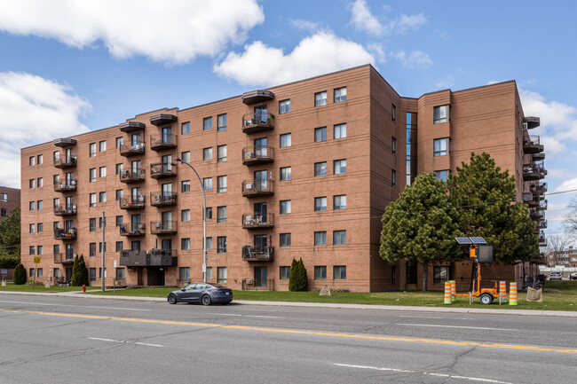 4605 Henri-Bourassa Boul O in St. Laurent, QC - Building Photo - Building Photo