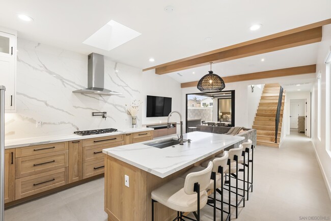 320 F Ave in Coronado, CA - Building Photo - Building Photo