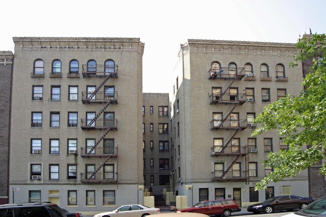 510 W 190th St in New York, NY - Foto de edificio - Building Photo