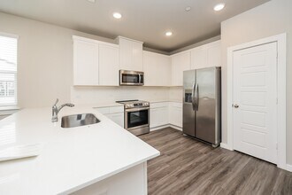 18435 Idyllic Aly in Shenandoah, TX - Building Photo - Building Photo