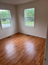 111 Paint Rock Ferry Rd, Unit A in Kingston, TN - Foto de edificio - Building Photo