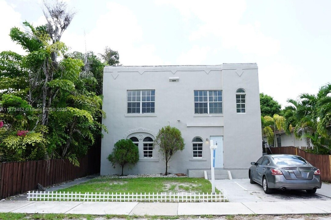 1652 Madison St in Hollywood, FL - Building Photo