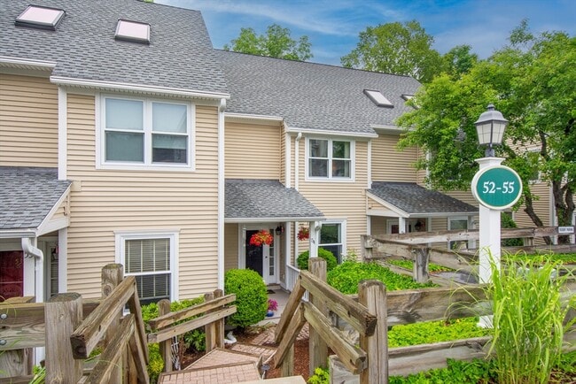 201 Bedford Rd in Woburn, MA - Building Photo - Building Photo