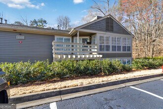 2006 Riverview Dr in Marietta, GA - Building Photo - Building Photo