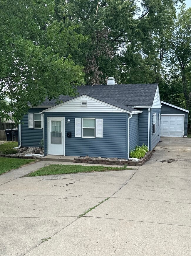 property at 2814 Greenbush St
