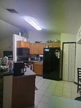 17351 Metcalf Ave in Port Charlotte, FL - Foto de edificio - Building Photo