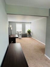 9 Clarmore Dr in Norwalk, CT - Building Photo - Building Photo