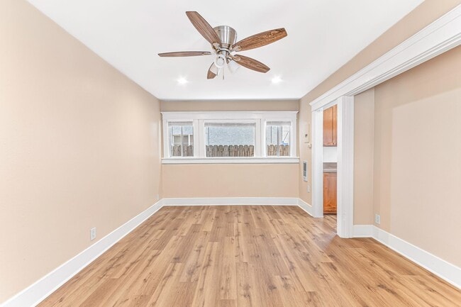 1460 Gaviota Ave, Unit 10