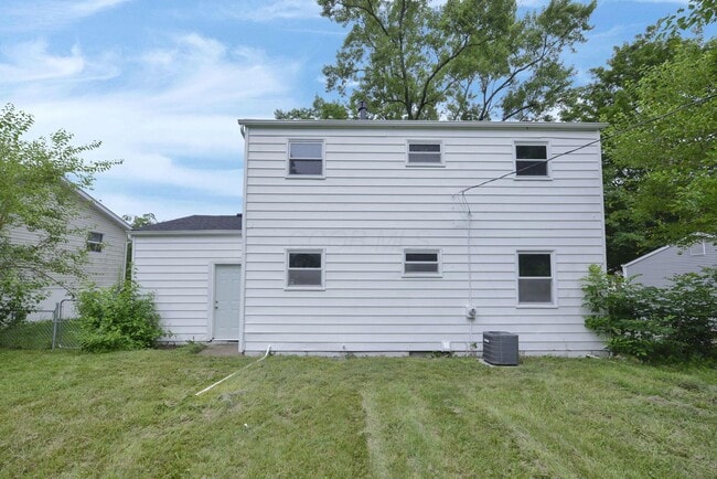 3302 Sundale Rd in Columbus, OH - Building Photo - Building Photo