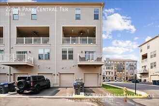 220 Park Central Ter in Manassas Park, VA - Building Photo - Building Photo