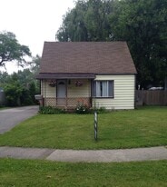 630 Cherry Dr in Sarnia, ON - Building Photo