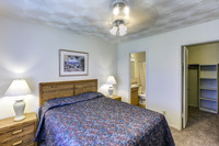 Oakwood Crest Furnished Remodeled Apartments in Euless, TX - Foto de edificio - Building Photo