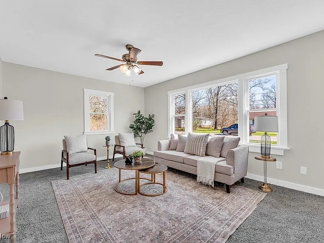4238 Laurel Rd in Lorain, OH - Foto de edificio - Building Photo