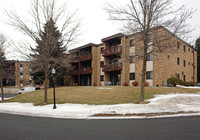 Parkview Terrace in Roseville, MN - Building Photo - Building Photo