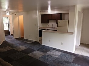 4920 Old Maysville Rd in Fort Wayne, IN - Foto de edificio - Building Photo