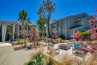 Bay View Terrace in South San Francisco, CA - Building Photo - Building Photo